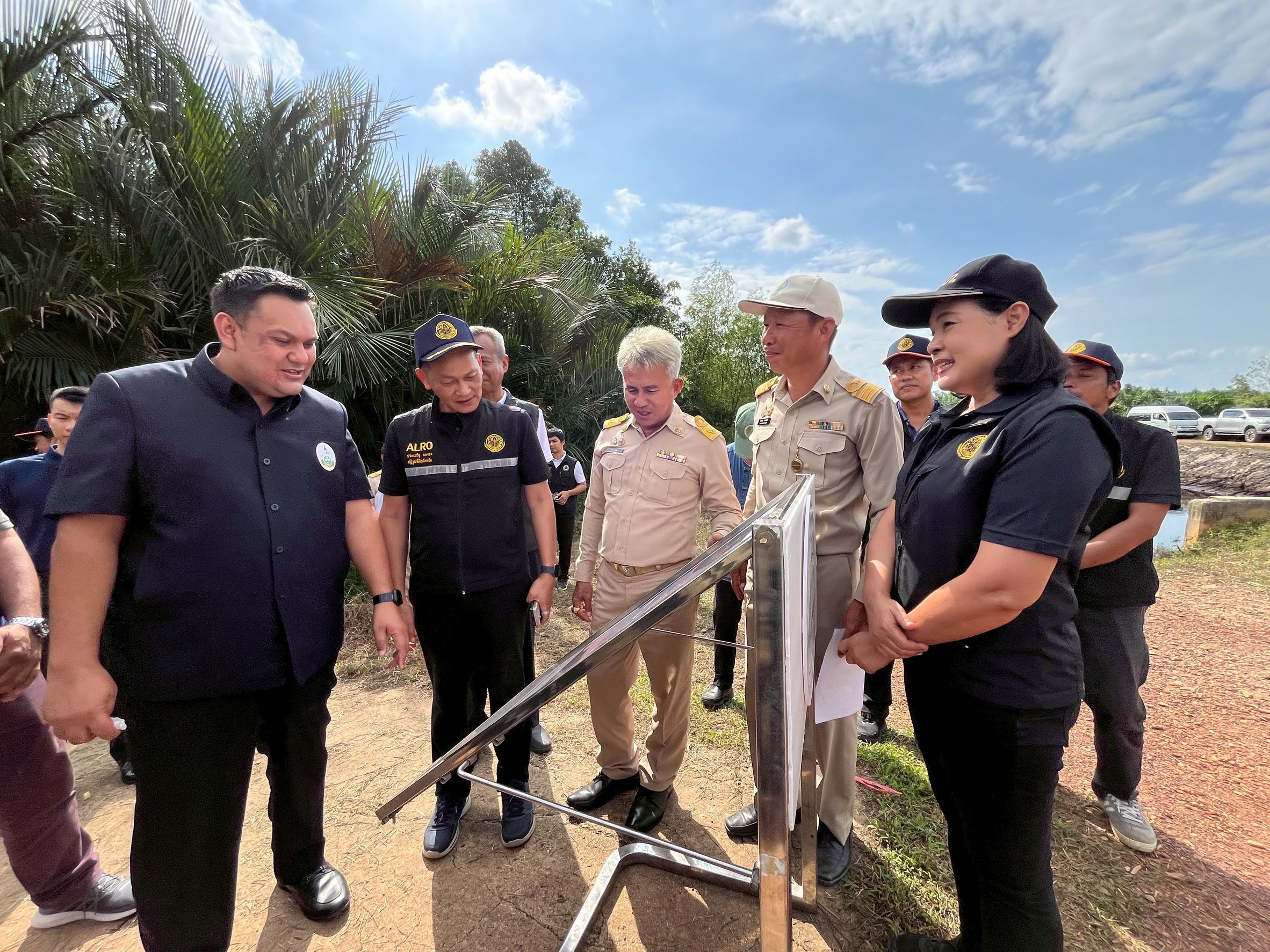 title - ผู้ตรวจราชการ ส.ป.ก. ร่วมคณะ รมช.กษ. ลงพื้นที่เร่งรัดการดำเนินงาน ยกระดับ คุณภาพชีวิตเกษตรกร จังหวัดนราธิวาส